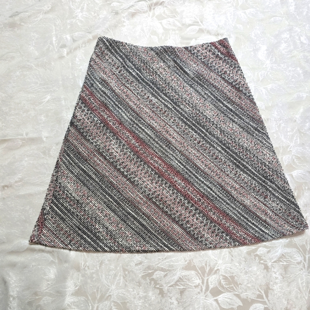 Margaret T Size M Tweed Midi Skirt size M Preppy Old Money Demure Chic Modest